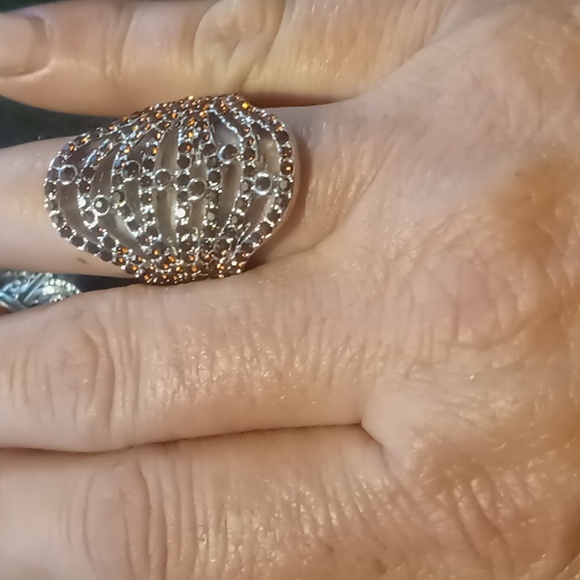 Statement rings 3 coral, green & red accents expandable nwt - Picture 3 of 4